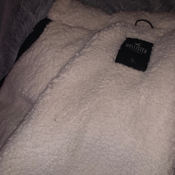 Hollister black and white fleece lined jacket - Picture 5 of 5